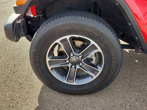 Used 2023 Jeep Wrangler Unlimited Sahara image 7