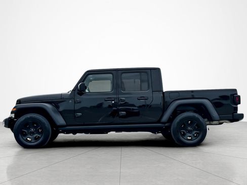 Used 2023 Jeep Gladiator Sport image 2