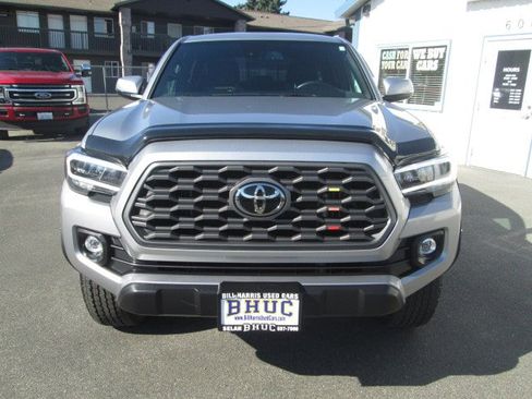 Used 2021 Toyota Tacoma TRD Off-Road image 2