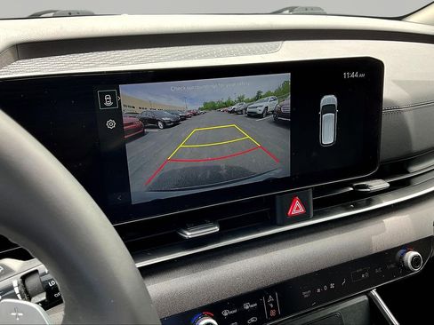 Certified 2025 Kia Carnival EX FWD image 13