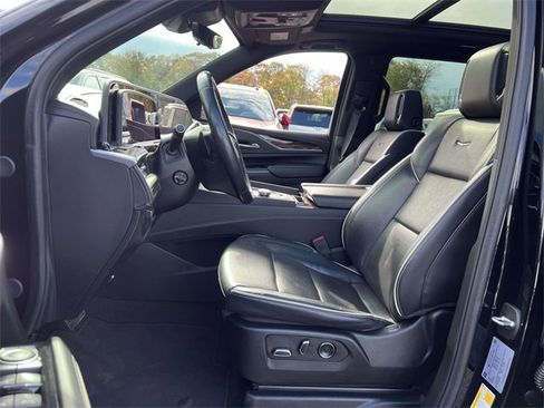 Certified 2024 Cadillac Escalade Premium Luxury w/ Performance Package image 15