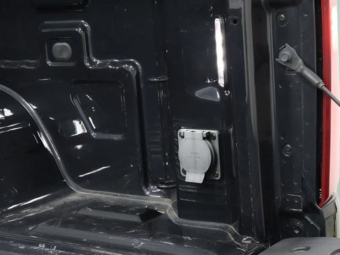 Used 2024 Chevrolet Silverado 1500 LT image 29