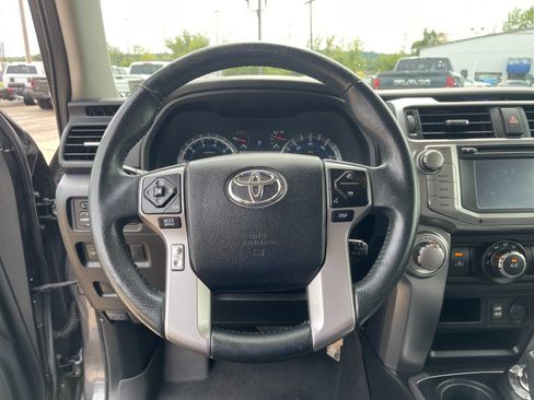 Used 2016 Toyota 4Runner SR5 AWD/4WD image 24