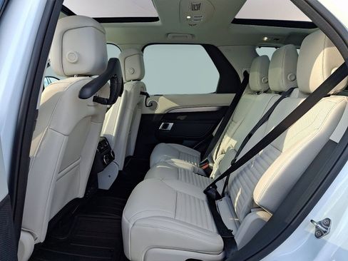 New 2026 Land Rover Discovery Limited Edition image 8