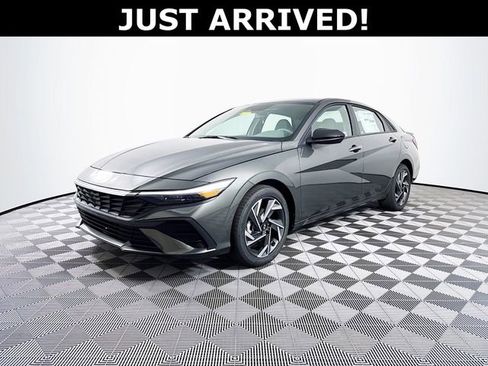 Used 2025 Hyundai Elantra Sport FWD image 45