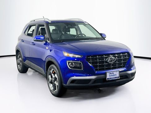 Used 2024 Hyundai Venue Limited FWD image 3