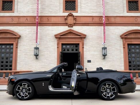 Used 2019 Rolls-Royce Dawn image 3