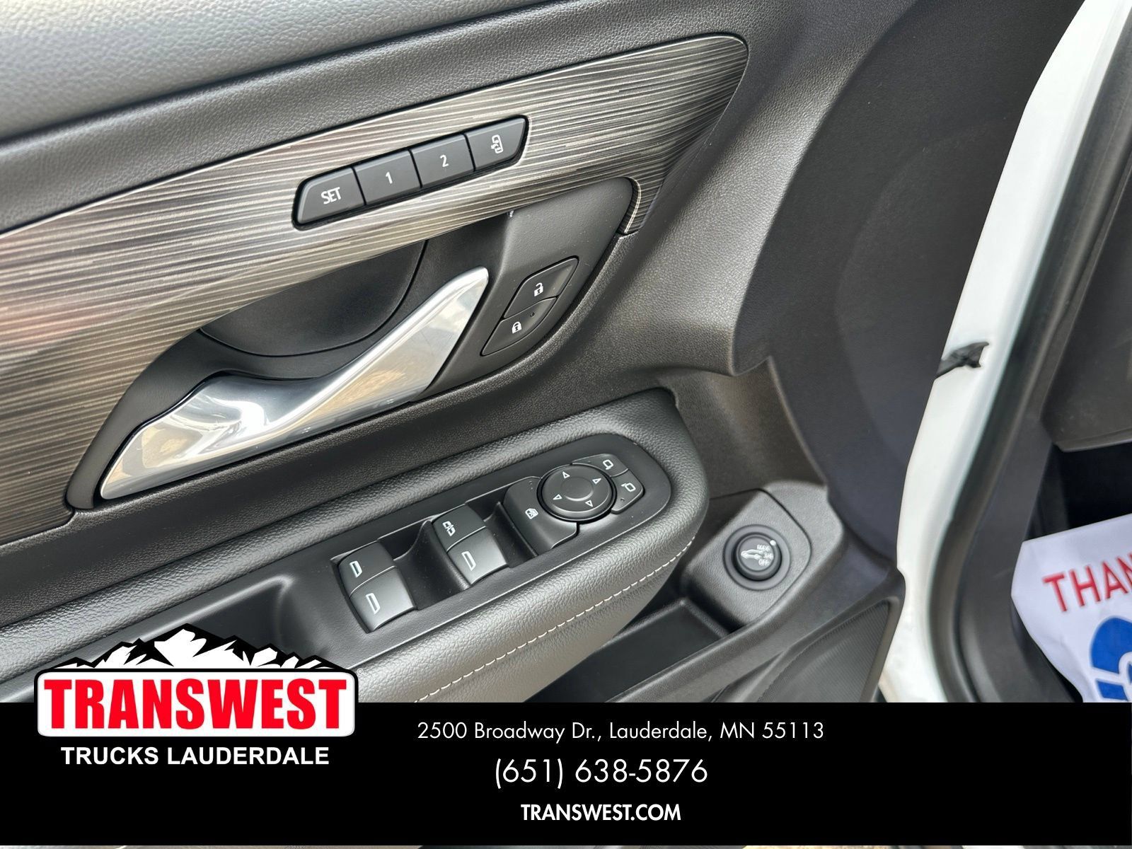 Used 2024 GMC Terrain SLT AWD/4WD image 12