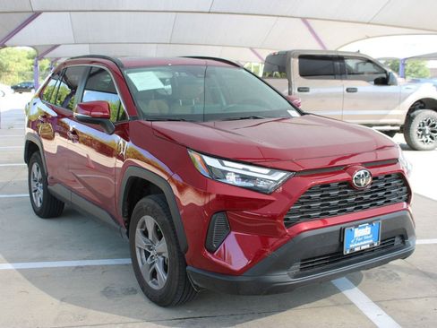 Used 2025 Toyota RAV4 XLE w/ Convenience Package AWD/4WD image 8