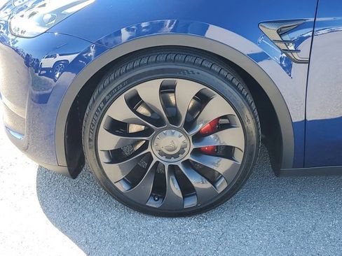 Used 2023 Tesla Model Y Performance image 4