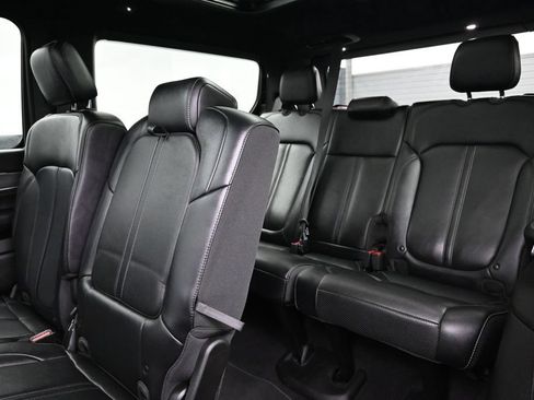 Used 2024 Jeep Wagoneer Series II AWD/4WD image 18