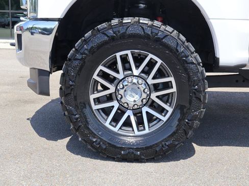 Used 2017 Ford F250 Lariat w/ Lariat Value Package AWD/4WD image 14