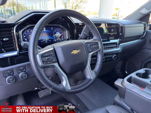 Used 2024 Chevrolet Silverado 3500 LT w/ Convenience Package image 18