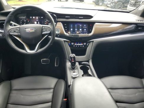 Certified 2023 Cadillac XT6 Sport w/ LPO, ONYX Package AWD/4WD image 15