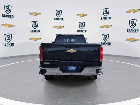 Used 2025 Chevrolet Silverado 2500 LTZ w/ LTZ Premium Package AWD/4WD image 7