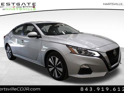 Used 2022 Nissan Altima 2.5 SV