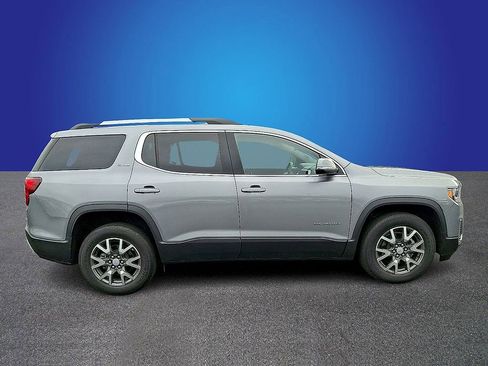 Used 2023 GMC Acadia SLE w/ Driver Convenience Package image 4