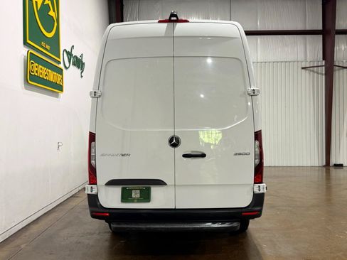 Used 2023 Mercedes-Benz Sprinter 2500 w/ Acoustic Package image 6