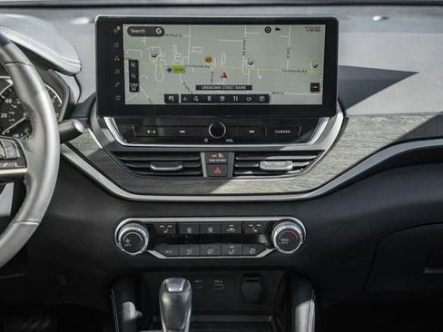 Used 2023 Nissan Altima 2.5 SV w/ SV Premium Package image 21