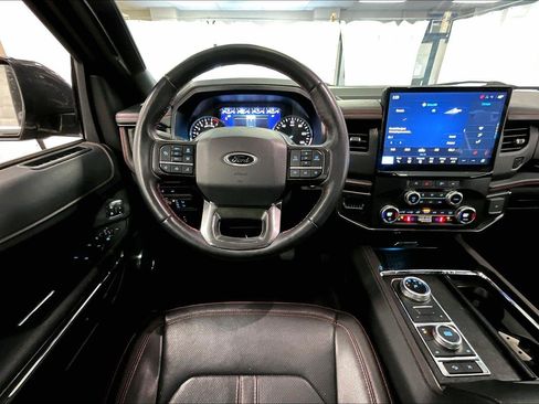 Used 2022 Ford Expedition Max Limited image 5