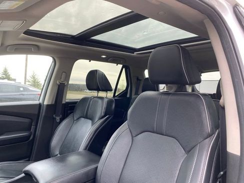 Used 2025 Honda Pilot Elite image 15