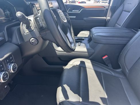 Certified 2025 GMC Sierra 1500 Denali w/ Technology Package AWD/4WD image 13