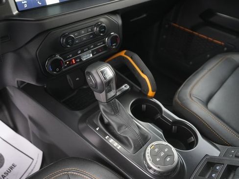 Used 2024 Ford Bronco Badlands image 27