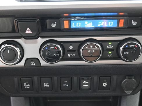 Certified 2017 Toyota Tacoma Limited w/ Tow Package AWD/4WD image 22