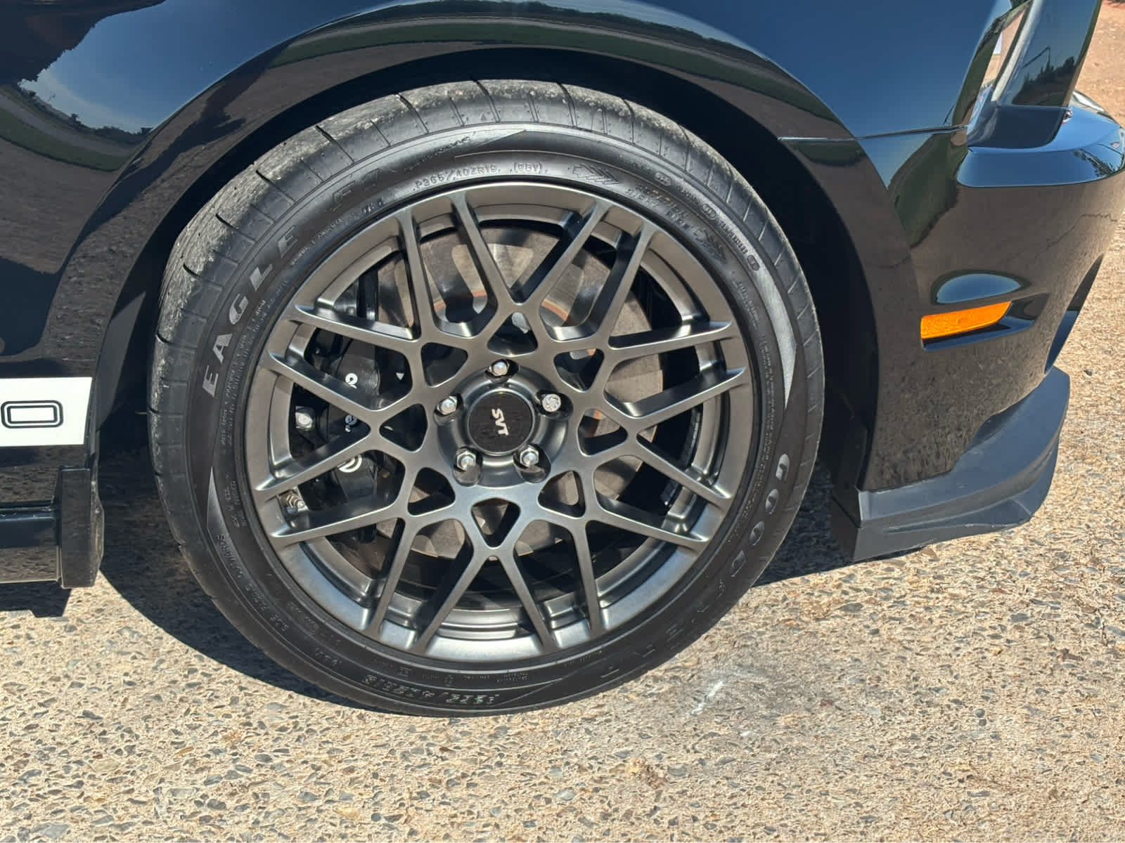 Used 2013 Ford Mustang Shelby GT500 RWD image 9