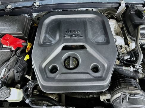 Used 2024 Jeep Wrangler Unlimited AWD/4WD image 31