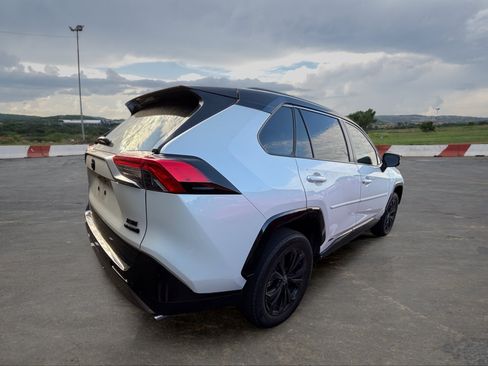 Used 2022 Toyota RAV4 XSE AWD/4WD image 3