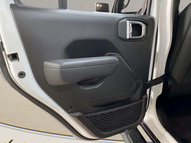 Used 2024 Jeep Wrangler Unlimited w/ Convenience Group AWD/4WD image 63