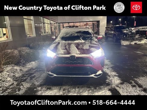 New 2025 Toyota RAV4 SE image 8