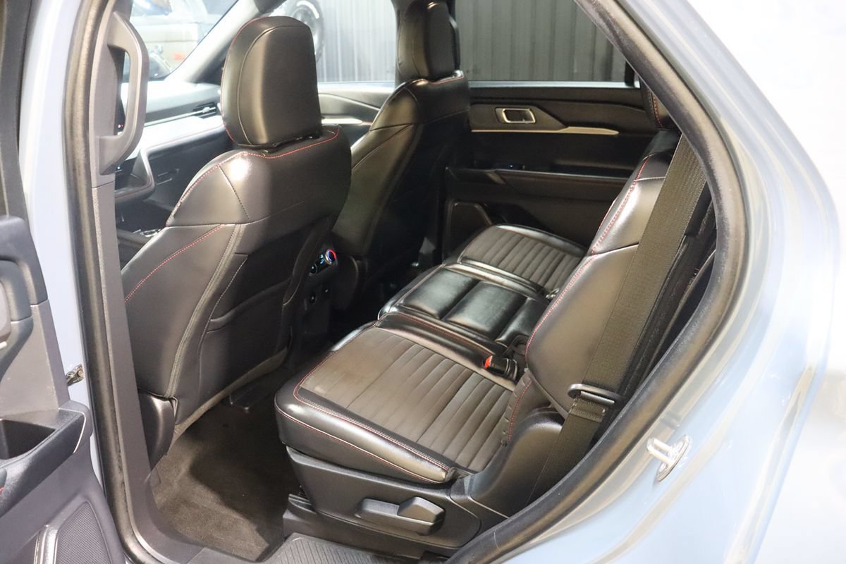 Used 2025 Ford Explorer ST-Line RWD image 49