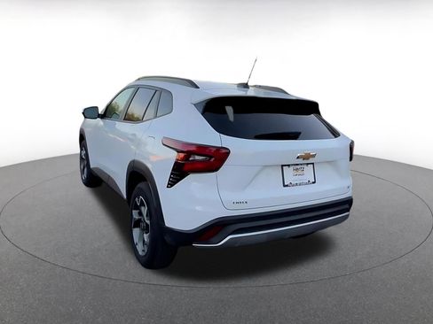 Used 2025 Chevrolet Trax LT image 11