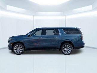 New 2025 Chevrolet Suburban Premier w/ Sun And Tow Package video 2