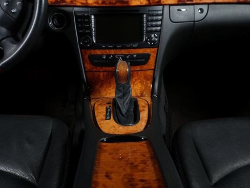 Used 2006 Mercedes-Benz E 350 Sedan image 18