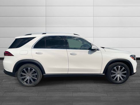 Certified 2025 Mercedes-Benz GLE 450 4MATIC image 2