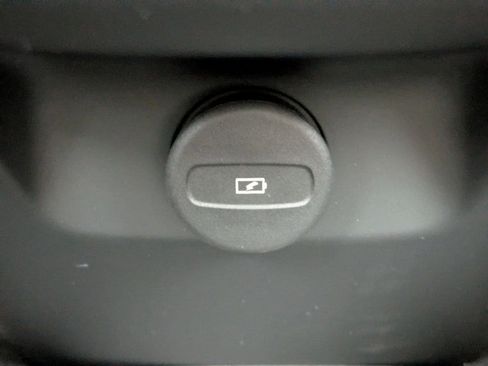 New 2026 Volvo XC90 B6 Plus w/ Protection Package Premier image 21