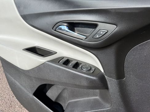 Used 2024 Chevrolet Equinox LS w/ LS Convenience Package FWD image 19