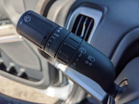 Certified 2025 Ford Expedition Active image 31