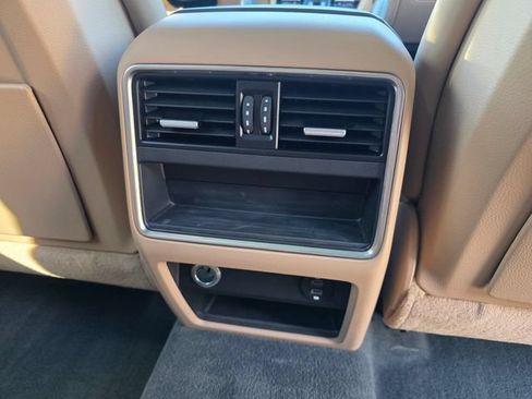 Used 2023 Porsche Cayenne Platinum Edition AWD/4WD image 16