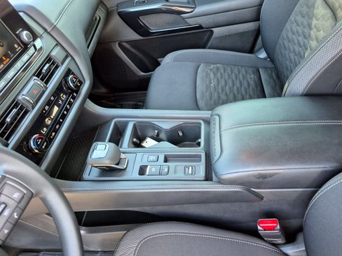 Certified 2025 Nissan Pathfinder S FWD image 23