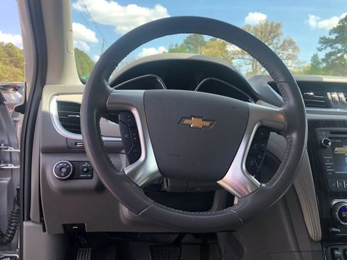 Used 2014 Chevrolet Traverse LT image 28