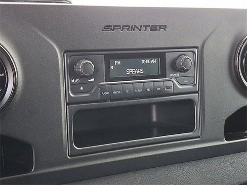 Used 2025 Mercedes-Benz Sprinter 2500 image 18