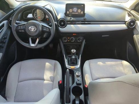 Used 2019 Toyota Yaris LE image 18