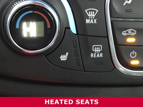 Used 2022 Chevrolet Traverse RS image 9