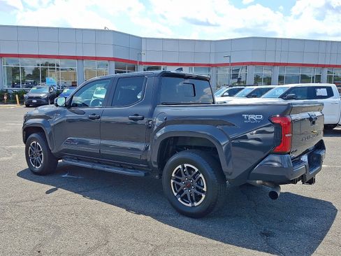 Used 2025 Toyota Tacoma TRD Sport w/ TRD Sport Premium Package AWD/4WD image 5