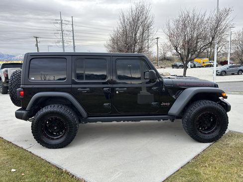 Used 2023 Jeep Wrangler Unlimited Rubicon w/ Cold Weather Group image 6