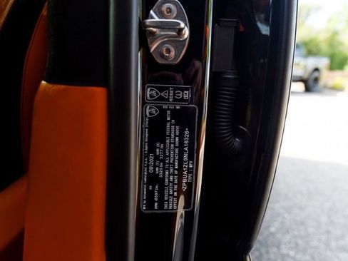 Used 2022 Lamborghini Urus AWD/4WD image 38